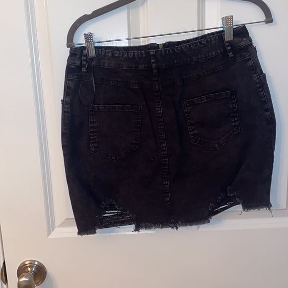 Black denim skirt! - Picture 2 of 3